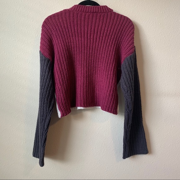 Color Block Cropped Sweater - Picture 3 of 3